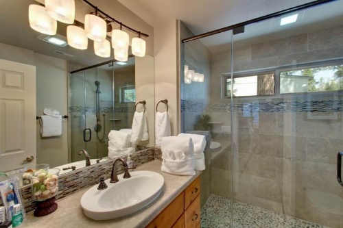 Pine Tree Chalet image 7